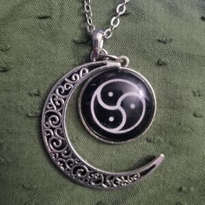 Crescent moon triskelion pendant necklace silver black & white pagan bdsm charm
